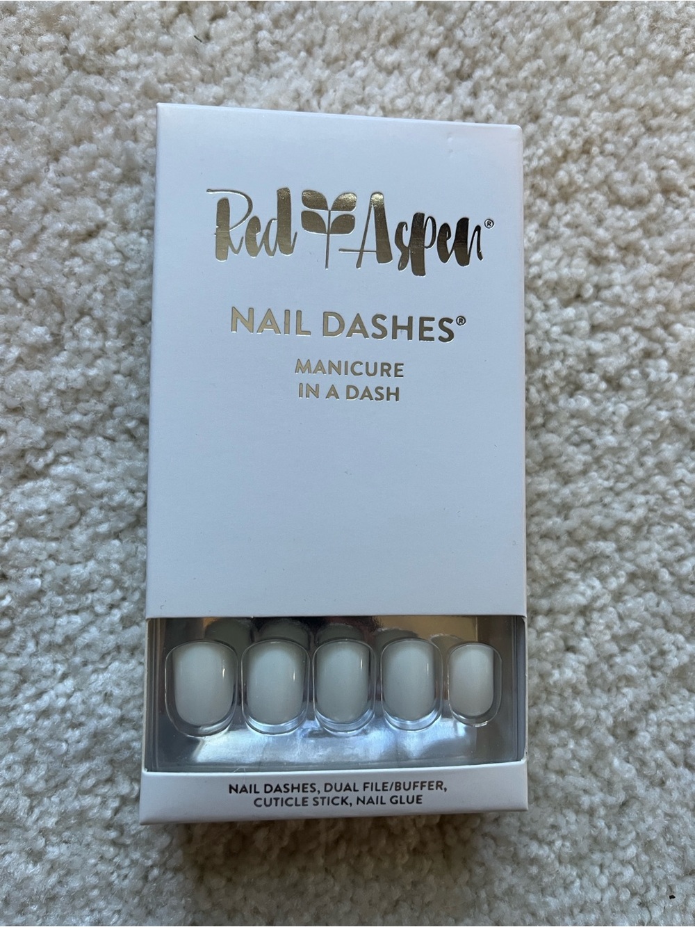 Red Aspen White Nail Dashes - Press-On Manicure
